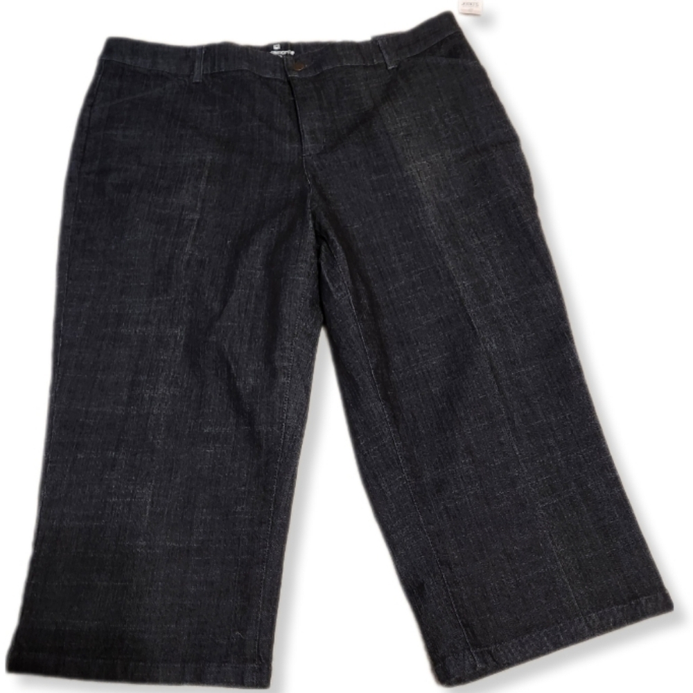 Liz Claiborne Woman Classic Fit Crop Pants Sits at Waist Carbon Wash 20W W-944